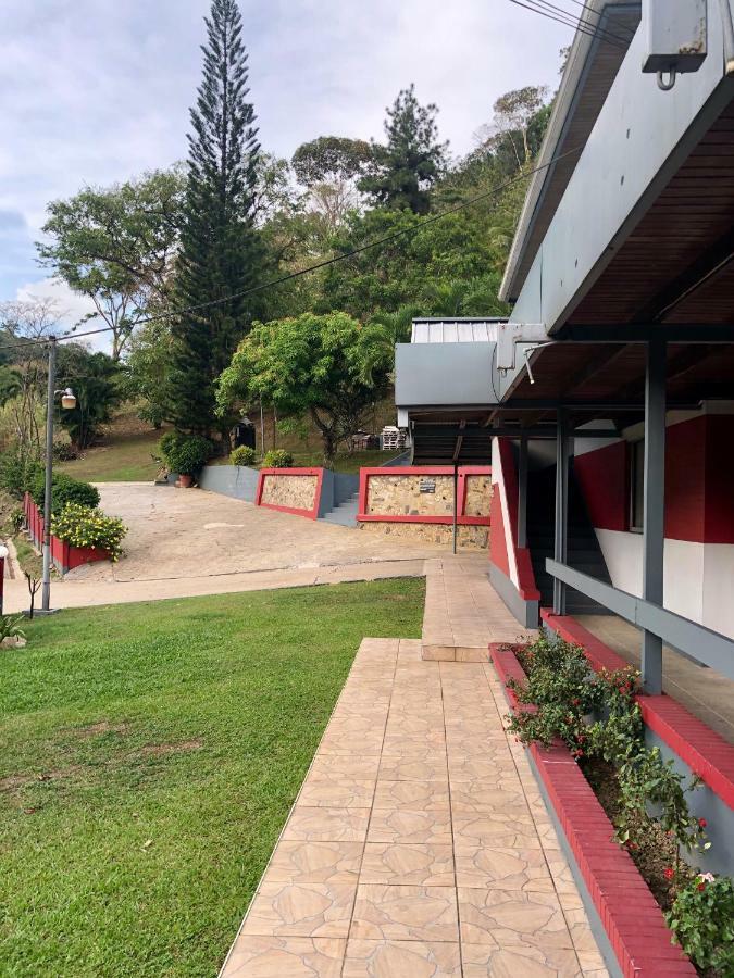 Monique'S Guest House Maraval エクステリア 写真